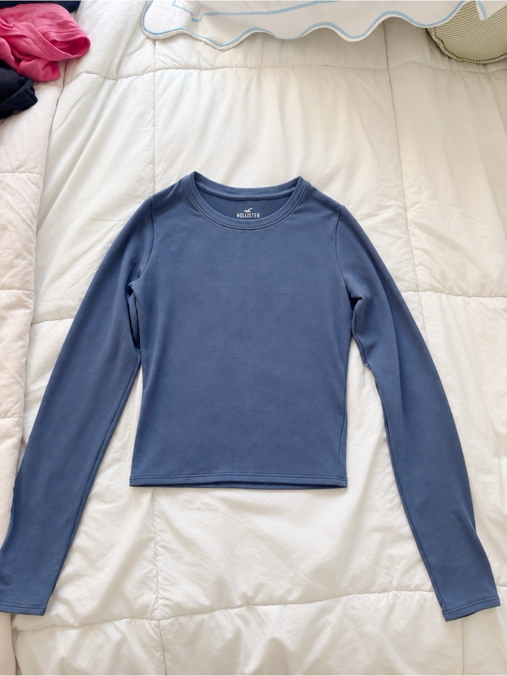 Hollister Long-Sleeve Smooth Seamless Fabric Crew Baby Tee